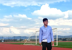 李雄伟