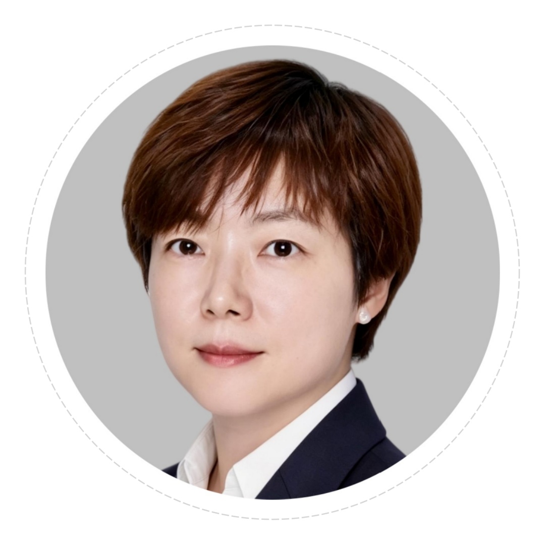 李坚 副教授 应用经济学 侧面